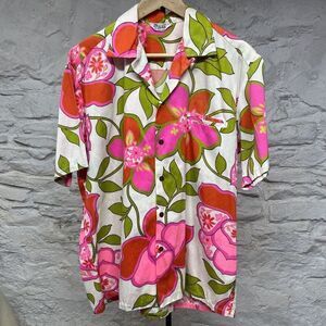 Vintage 50s 60s Lauhala Hawaiian Camp Shirt Loop Collar Welt Pocket Pink Flowers